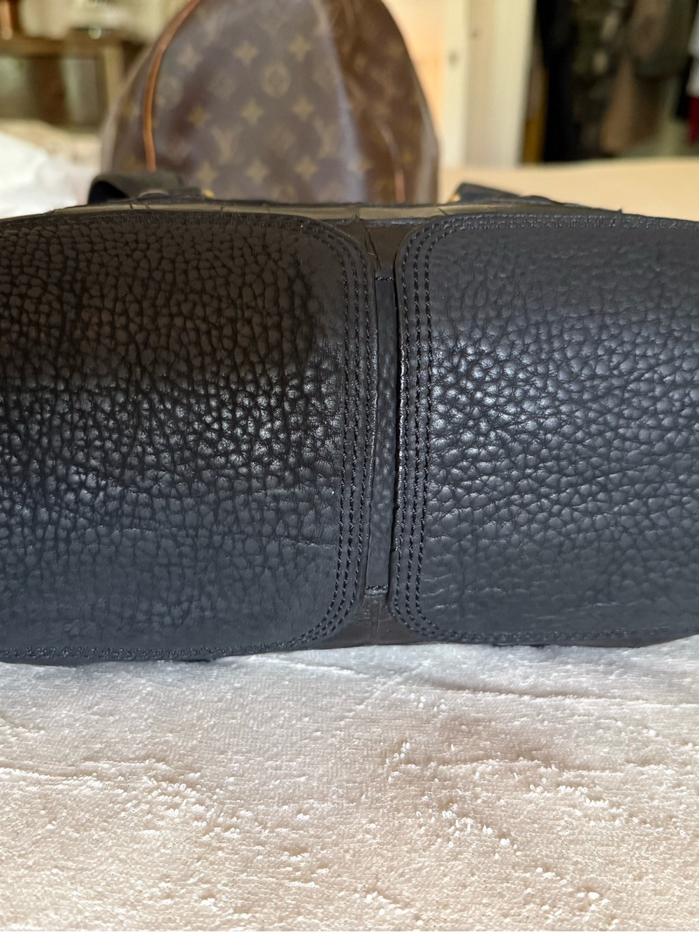 3.1 Phillip Lim Pashli Medium - Picture 4 of 16